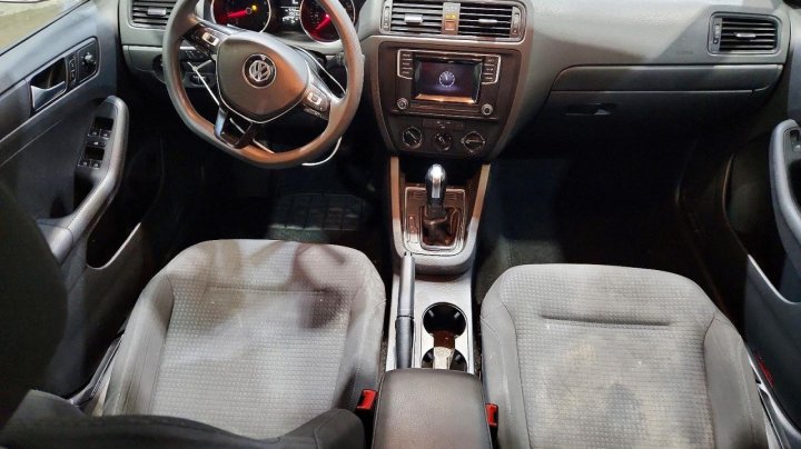Volkswagen JETTA  2016