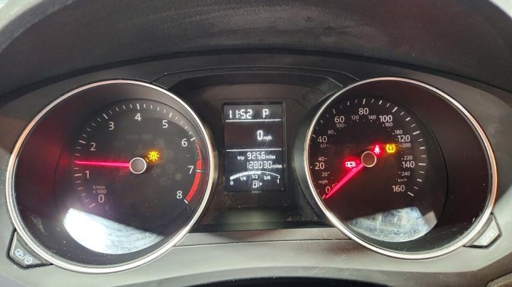 Volkswagen JETTA  2016