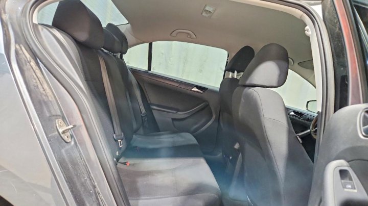 Volkswagen JETTA  2016