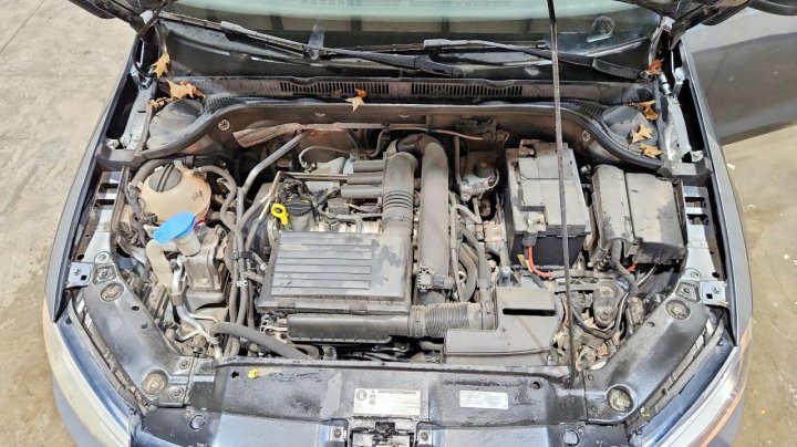 Volkswagen JETTA  2016