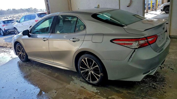 Toyota Camry  2018