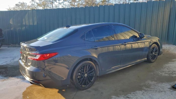 Toyota Camry  2025