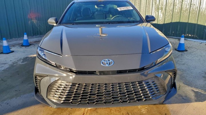 Toyota Camry  2025