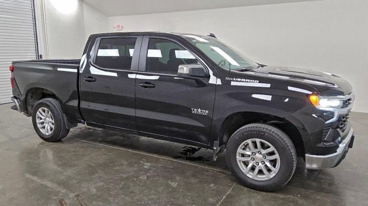 Chevrolet Silverado  2025