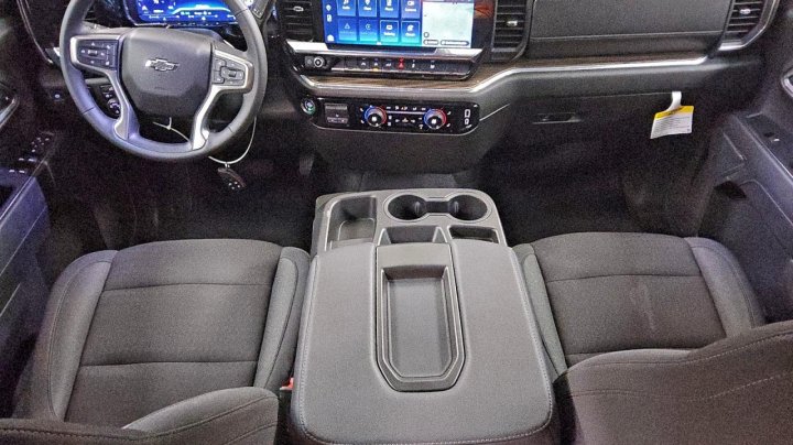 Chevrolet Silverado  2025