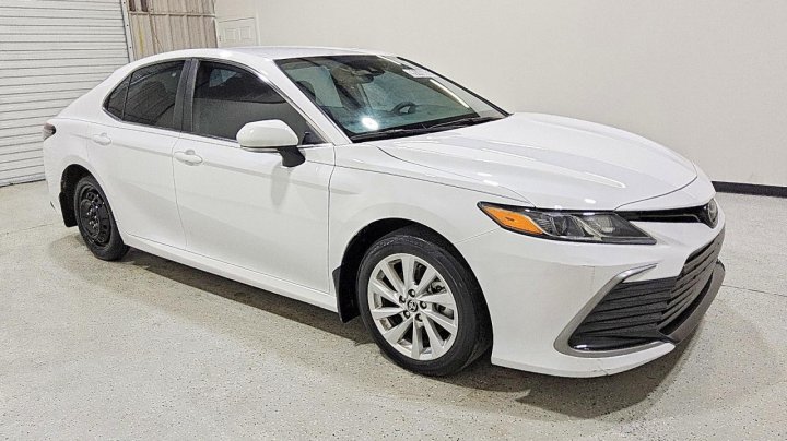 Toyota Camry  2024