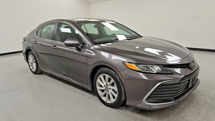 Toyota Camry  2023
