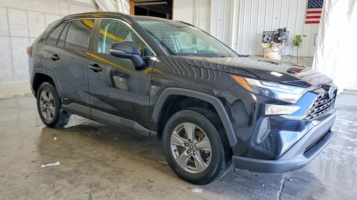 Toyota RAV4  2022