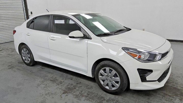 KIA RIO  2023
