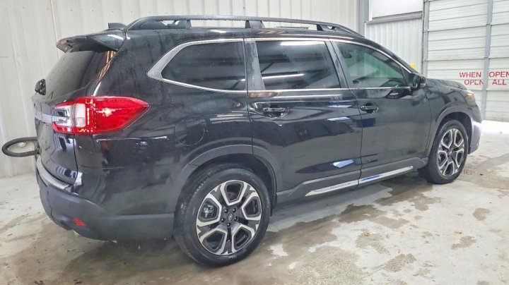 Subaru Ascent  2024