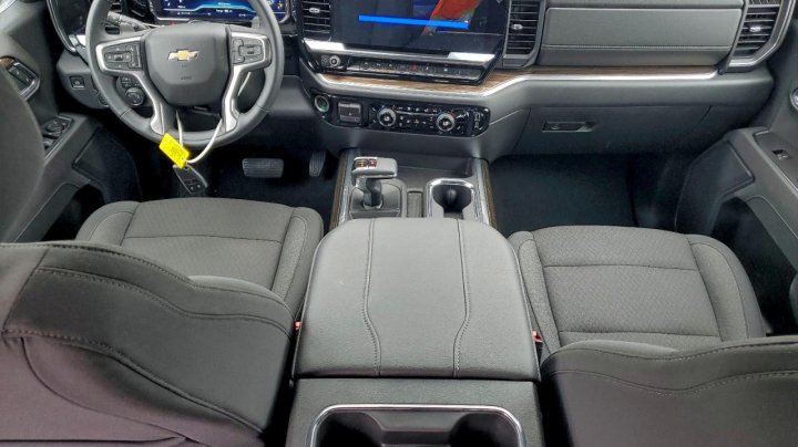 Chevrolet Silverado  2025