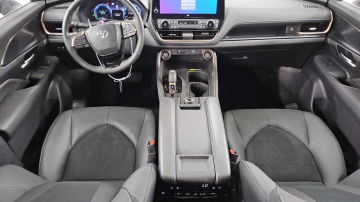 Toyota GRAND HIGHLANDER  2025