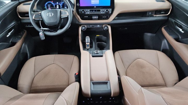 Toyota GRAND HIGHLANDER  2025