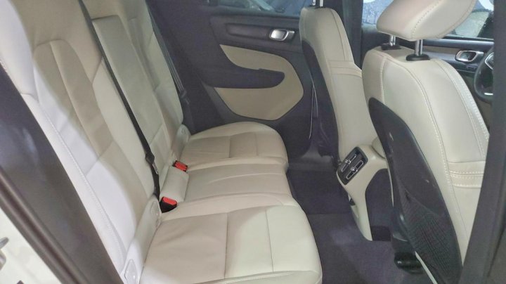Volvo XC40  2023