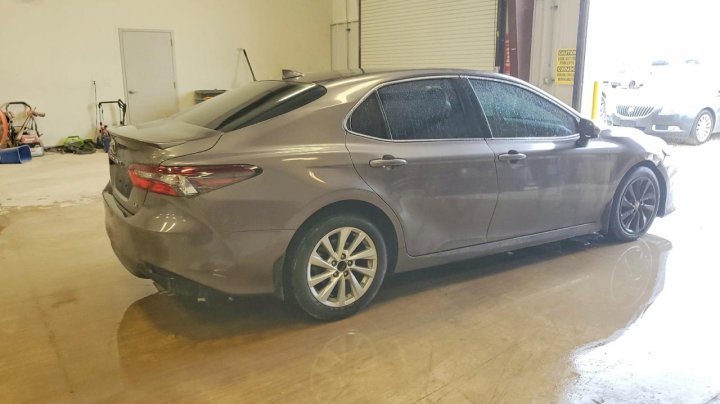 Toyota Camry  2023