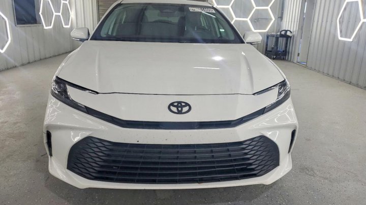 Toyota Camry  2025