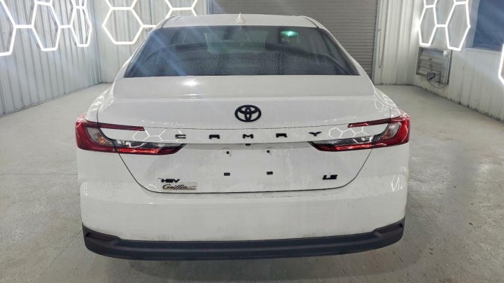 Toyota Camry  2025