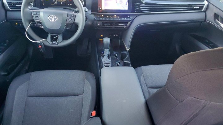 Toyota Camry  2025