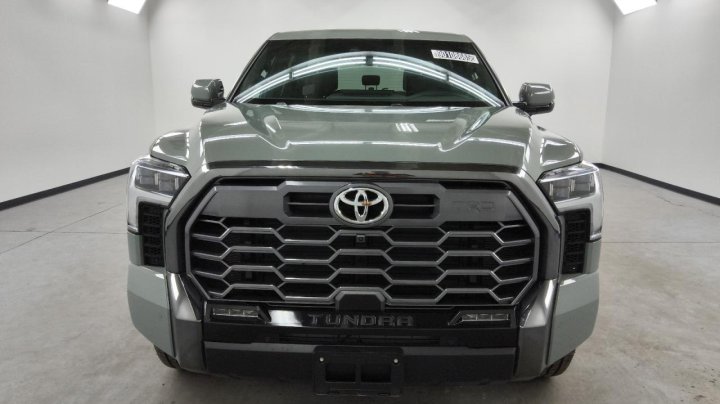 Toyota TUNDRA  2025
