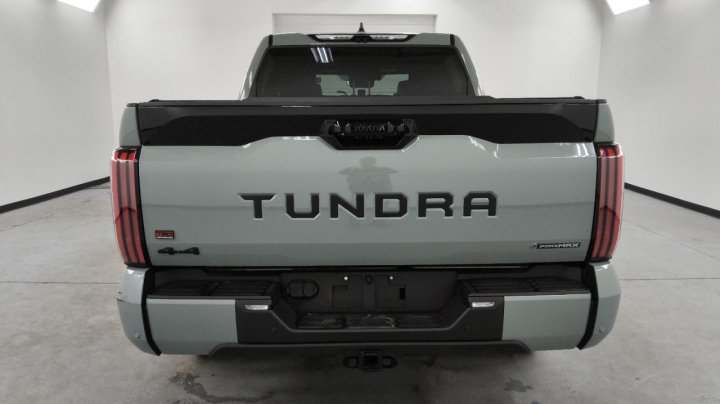 Toyota TUNDRA  2025
