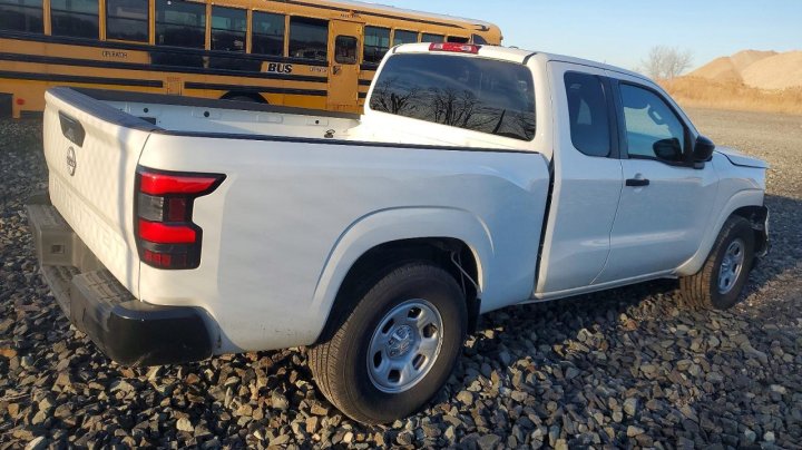Nissan Frontier  2022