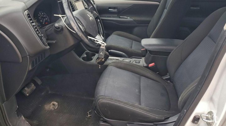 Mitsubishi Outlander  2016