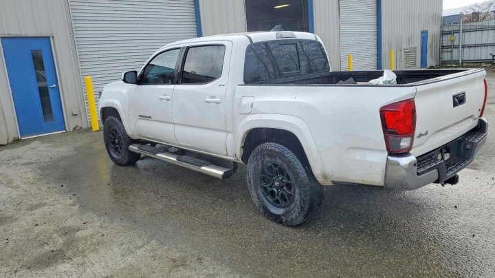 Toyota TACOMA  2021
