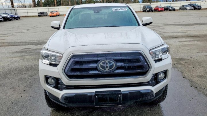 Toyota TACOMA  2021
