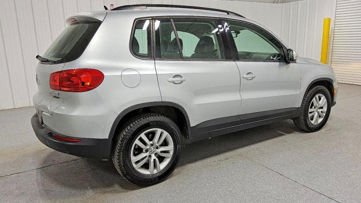 Volkswagen Tiguan  2016