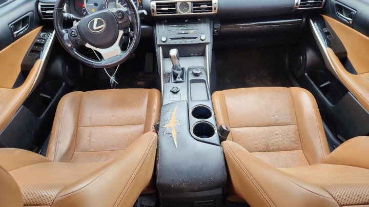 Lexus IS  2015