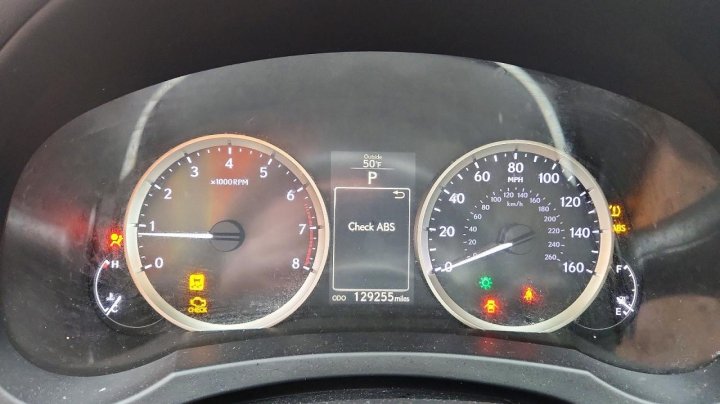 Lexus IS  2015