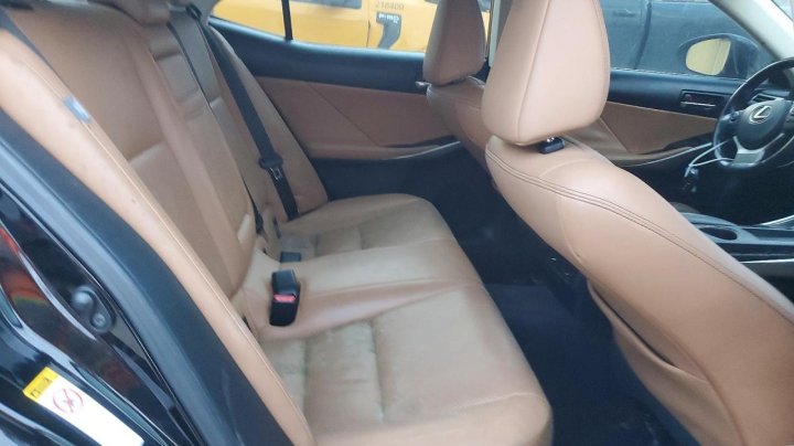 Lexus IS  2015