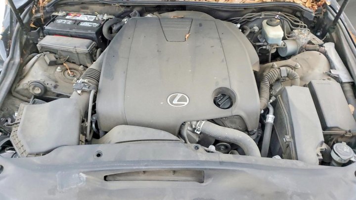 Lexus IS  2015