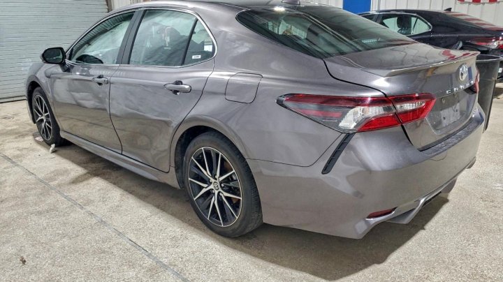 Toyota Camry  2024