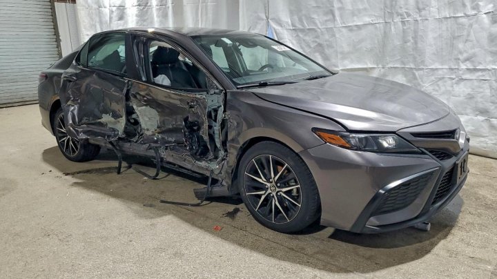 Toyota Camry  2024