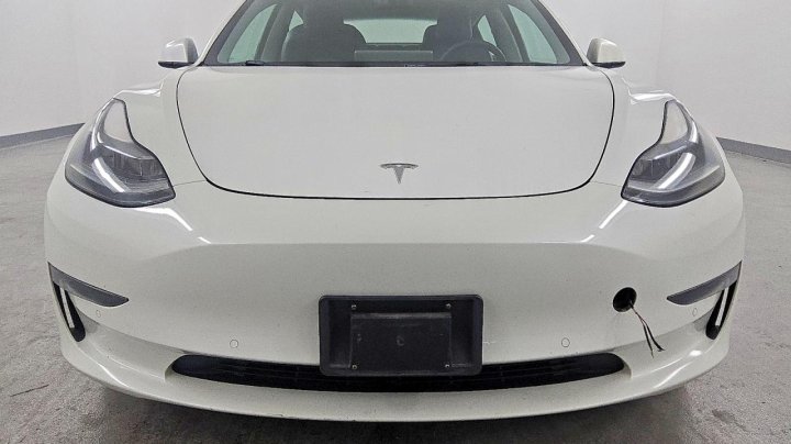 Tesla Model 3  2022