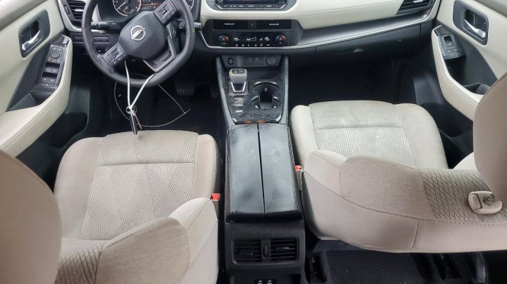 Nissan ROGUE  2025