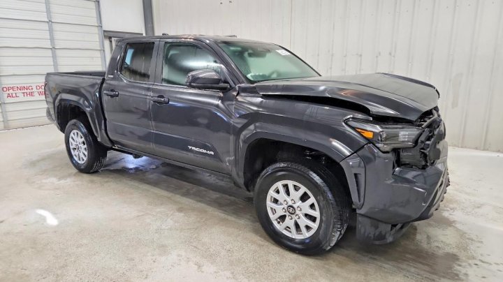 Toyota TACOMA  2025