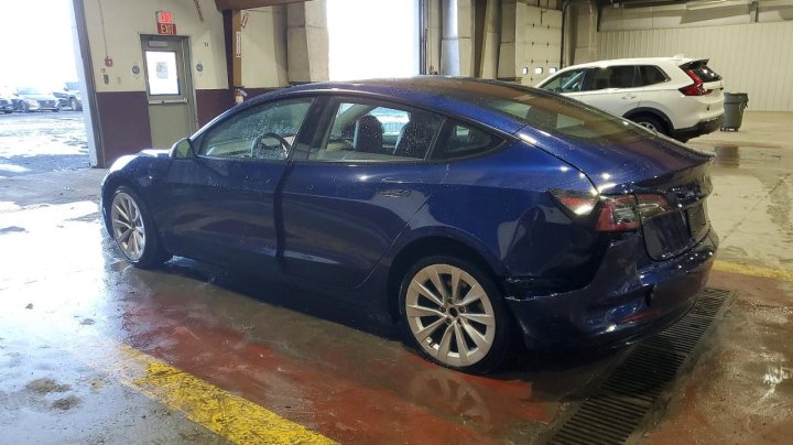 Tesla Model 3  2022