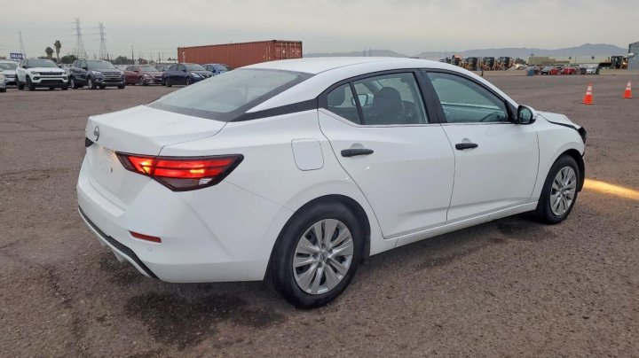 Nissan Sentra  2025