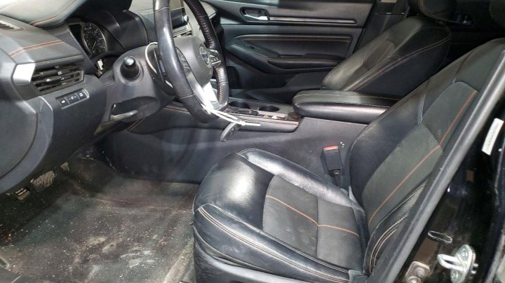 Nissan Altima  2022