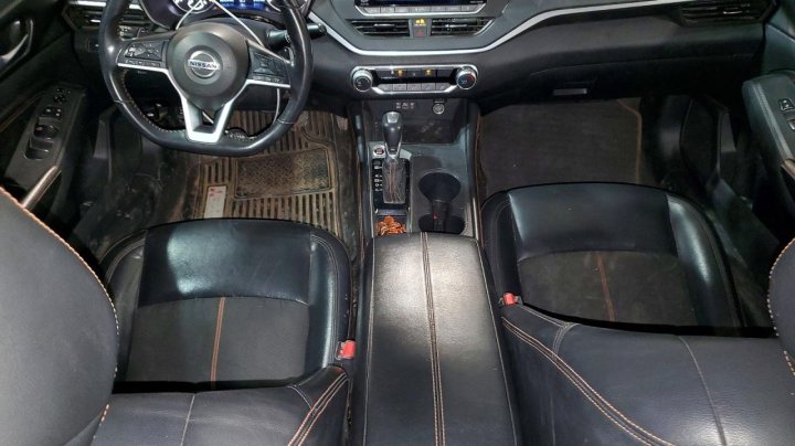 Nissan Altima  2022