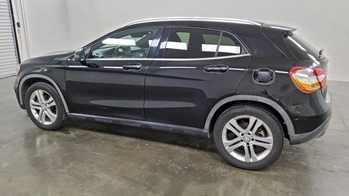 Mercedes-Benz GLA  2016
