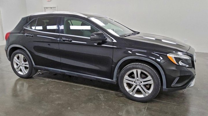 Mercedes-Benz GLA  2016