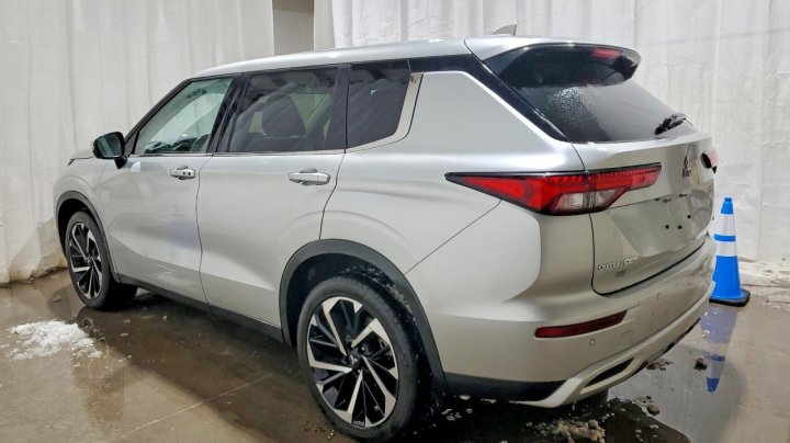 Mitsubishi Outlander  2024