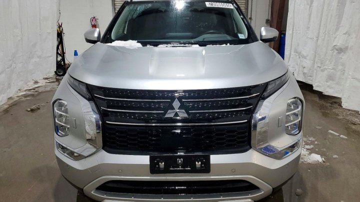 Mitsubishi Outlander  2024
