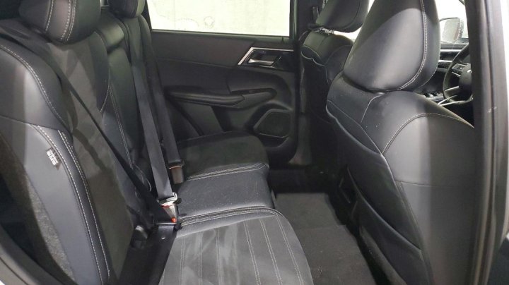 Mitsubishi Outlander  2024