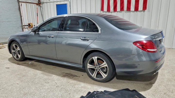 Mercedes-Benz E  2018
