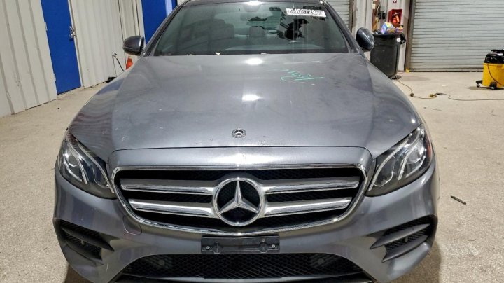 Mercedes-Benz E  2018