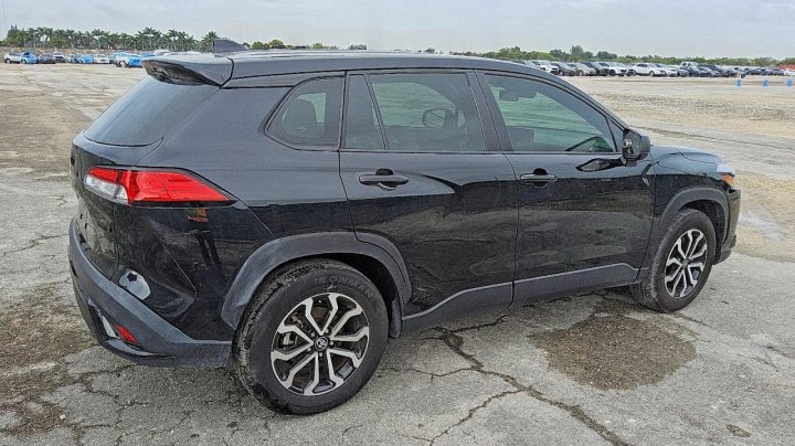 Toyota COROLLA CROSS  2024